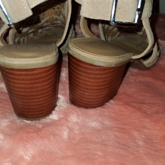 Franco Sarto Hatlet3 Tan Leather Sandal - Picture 3 of 10